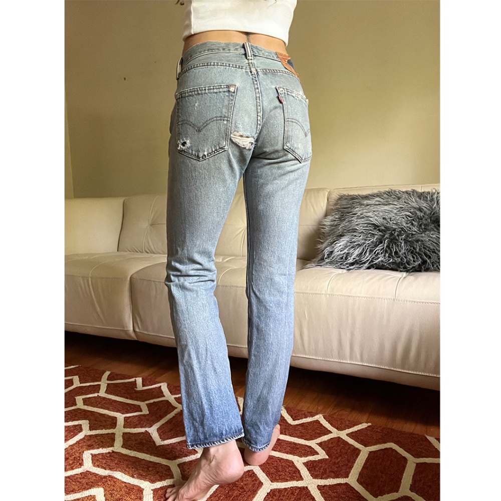 Levi's Vintage Midrise Jeans - Size 28x30